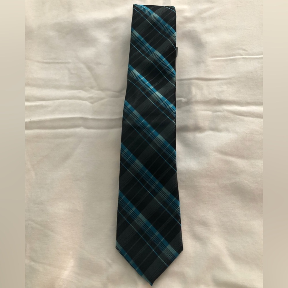 Axist Black and Blue Slim Tie